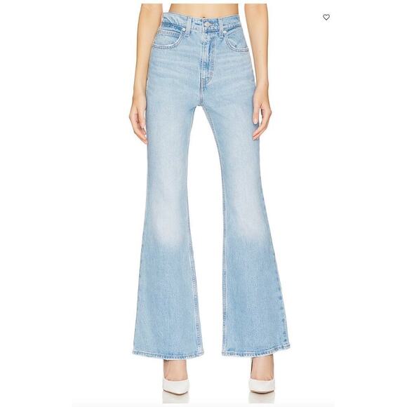 EUC $108 Levi's 70's High Rise Flare Light Wash Jeans - Picture 1 of 7